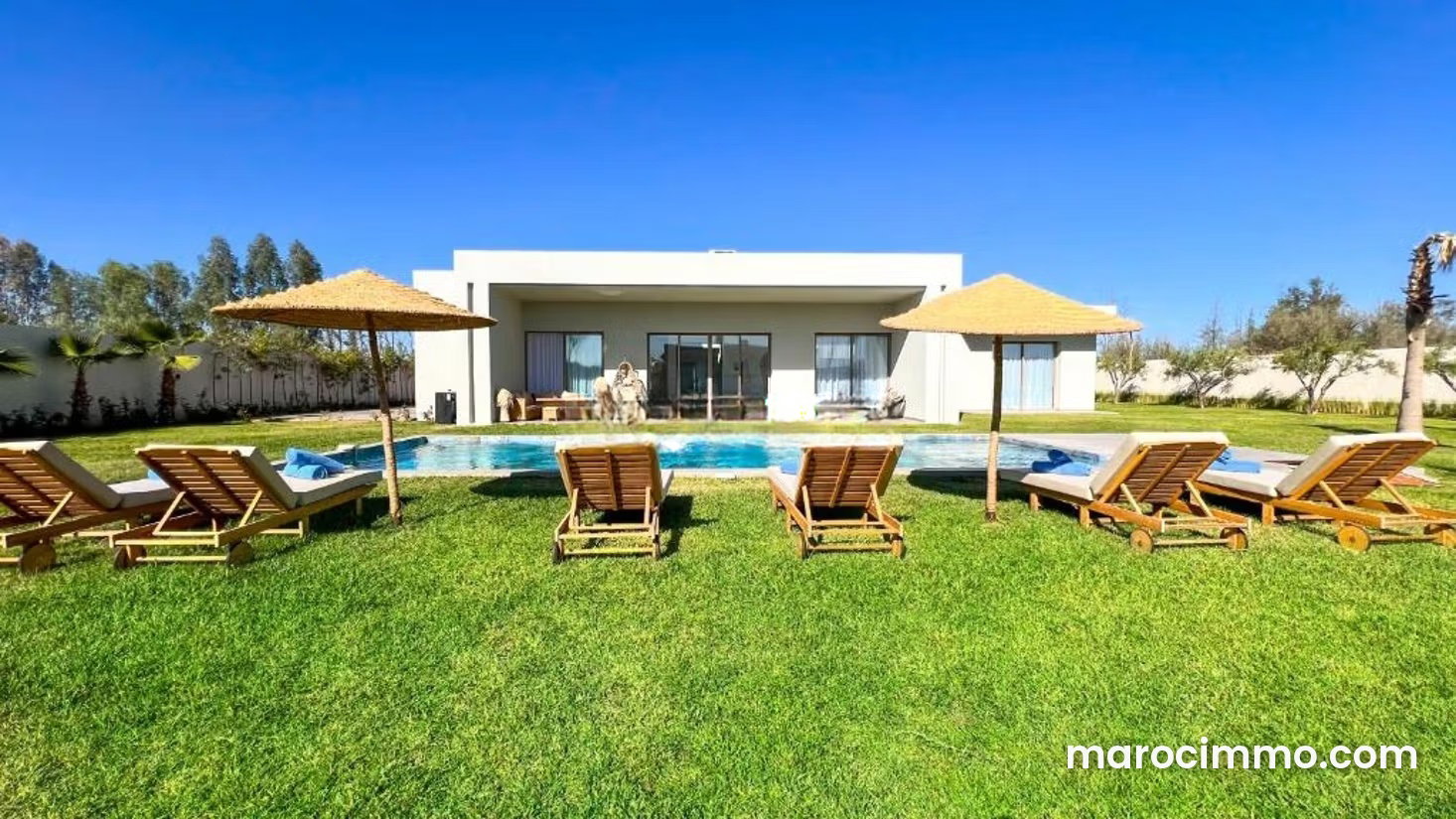 280 m² Villa with Pool and Atlas Mountain Views, Ouarzazate Road — Marrakesh