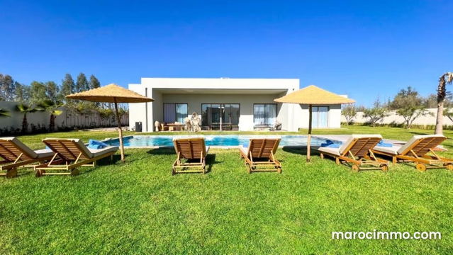 Villa moderne neuve avec vue Atlas, Marrakech — مراكش