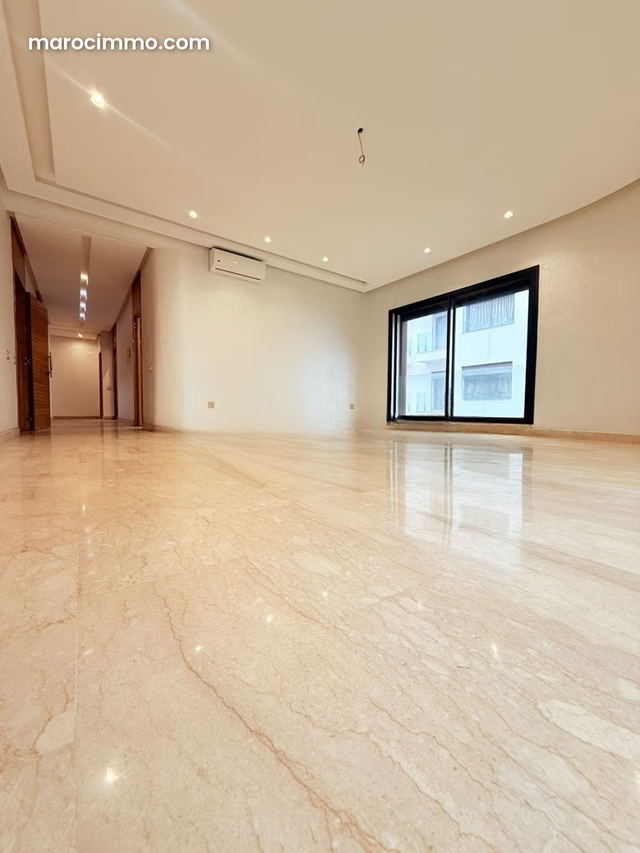 Appartement neuf à ferme bretonne — Casablanca