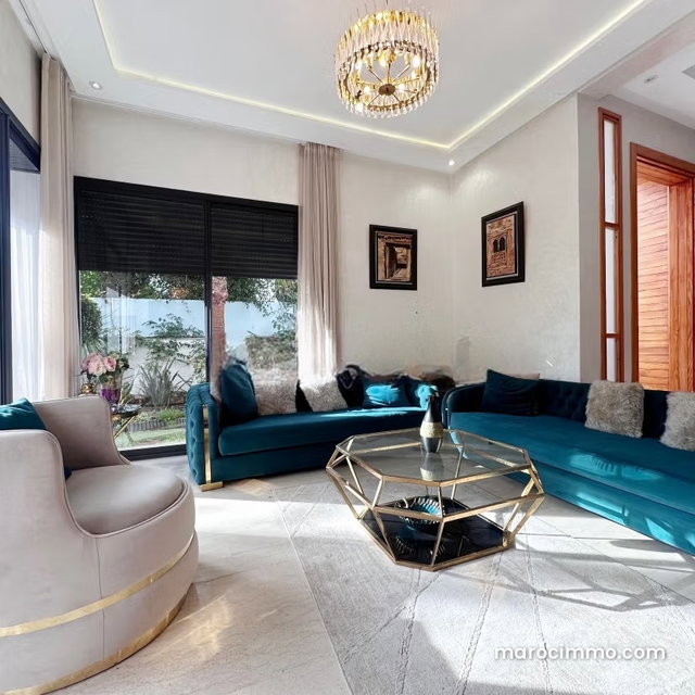 Magnifique villa à vendre à Ville Verte. 4 chambres agréables. Piscine, climatisation — 2