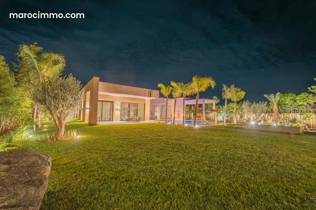 Route de l'Ourika: Villa de luxe à vendre meublée, 5 Suites, — 2
