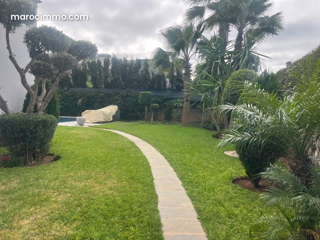 Villa 900 m² avec piscine, Ville Verte Bouskoura à vendre — Bouskoura