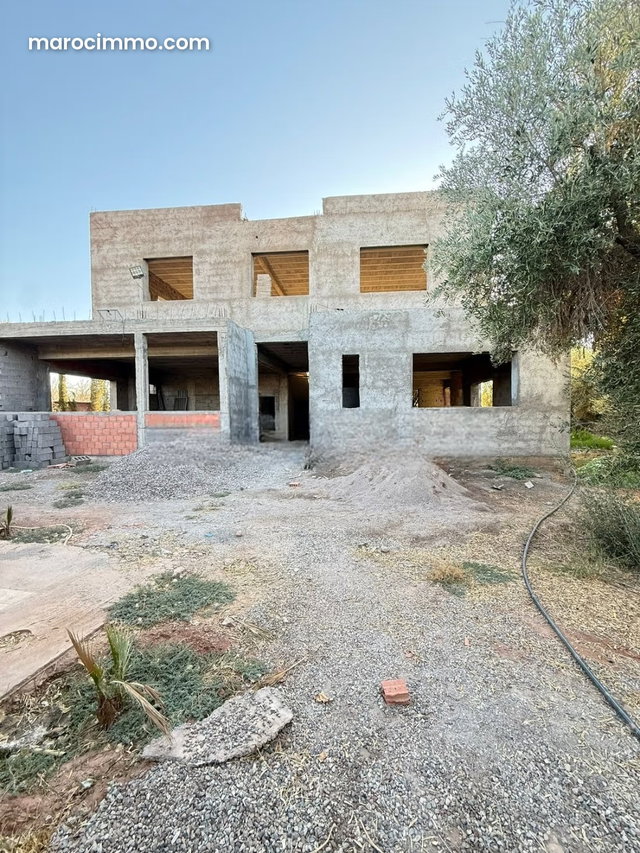 Belle Villa semi finie à la vente à Route de Ouarzazate. Surface de 1800 m², km 16 — 5