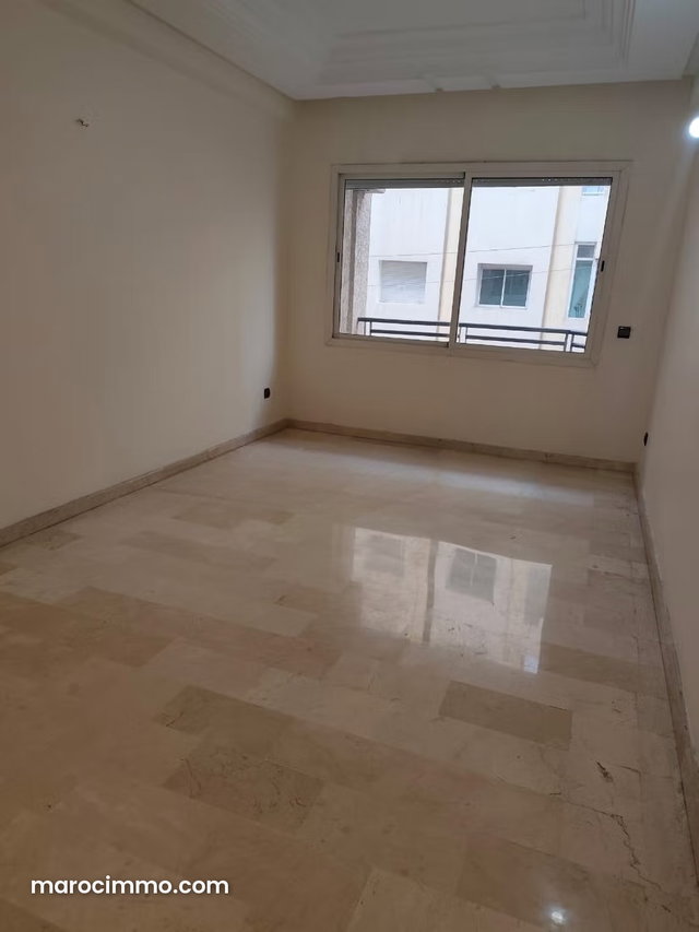 Appartement à vendre 2 mars — 5