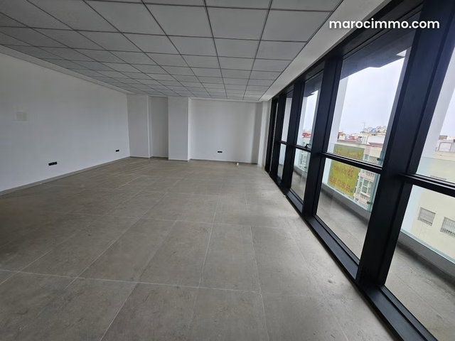 Offices for Rent in Les Hôpitaux. Total Surface 100 m². Terrace and Elevator — 5