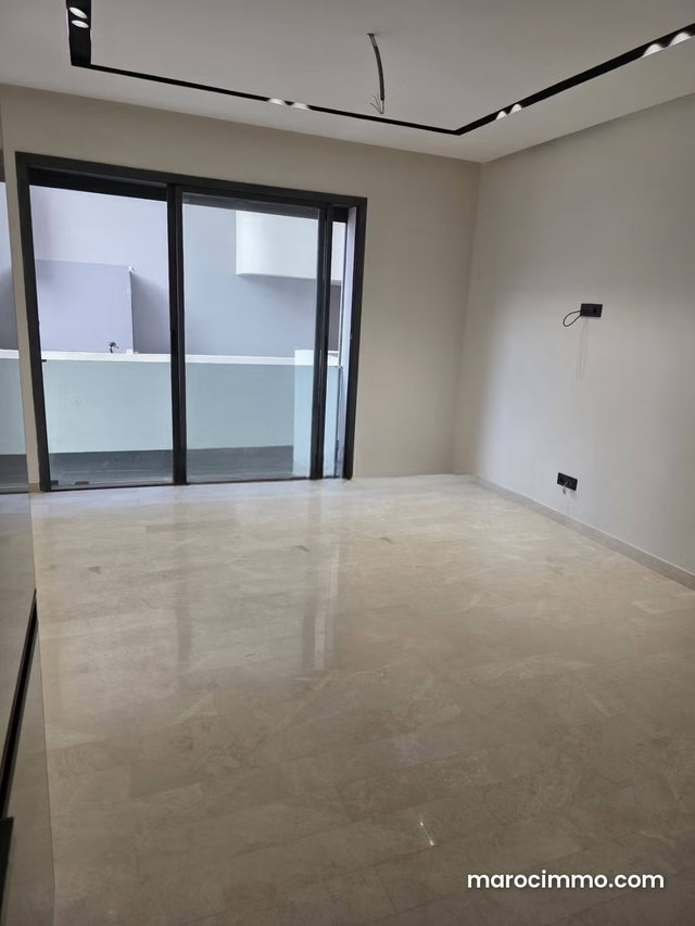 Studio neuf vide 54m² Californie 6500 Dh — 2