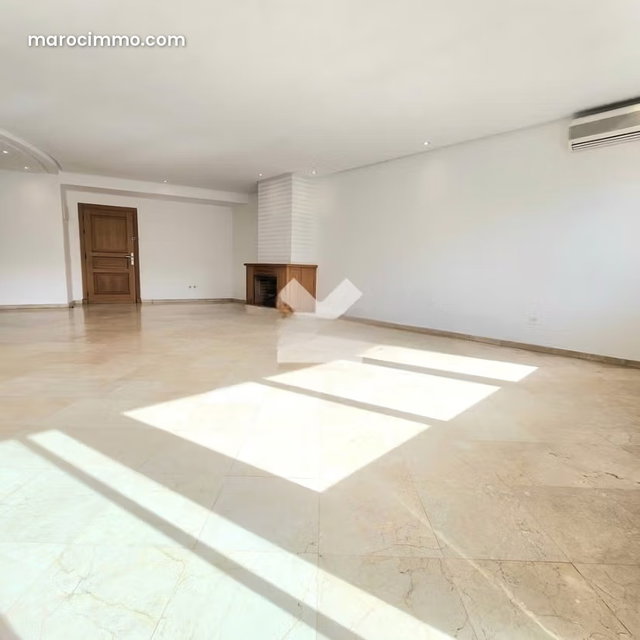 Appartement à Louer de 178.0 m² à Casablanca, Racine — 2