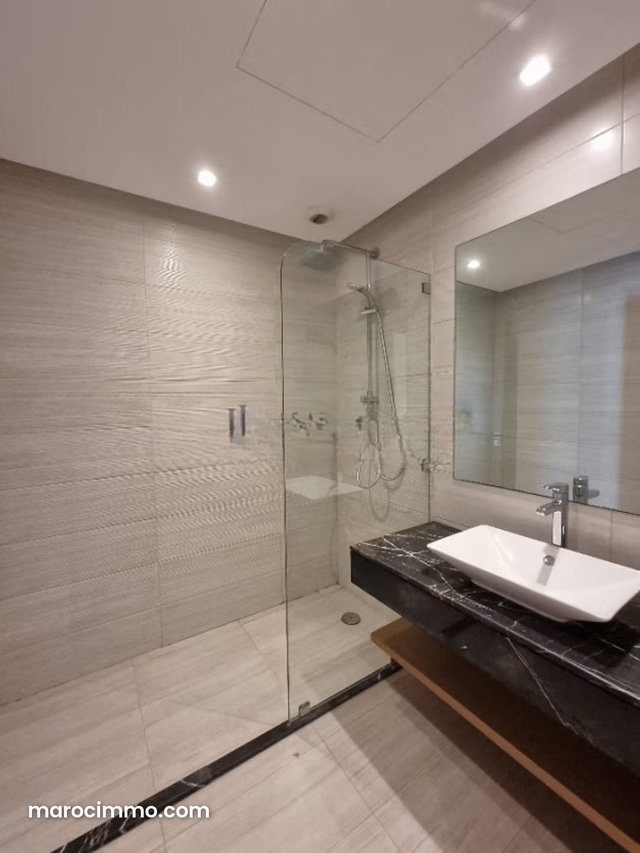 Beautiful 105m² T3 apartment – city view terrace — 3