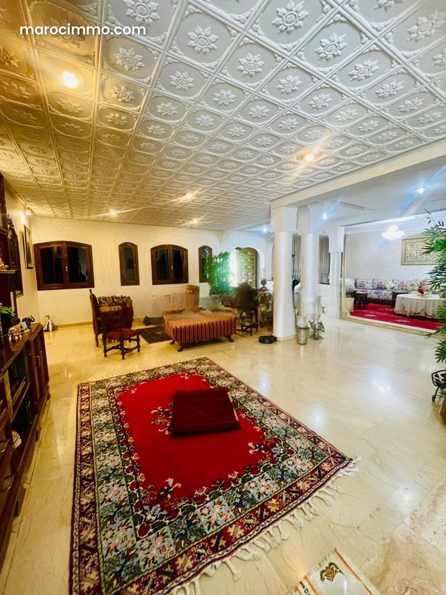 Vente villa de luxe à Ain Diab. 5 chambres. Terrasse et ascenseur — 5