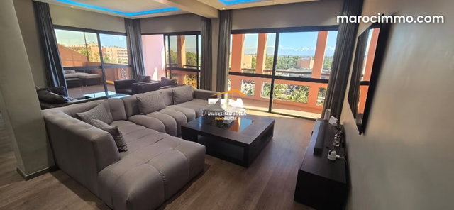 Beautiful and bright apartment located on the top floor — 3