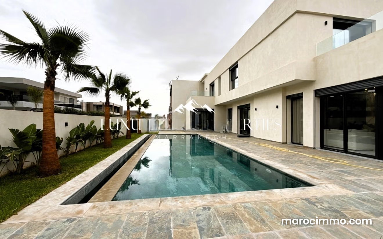 Contemporary 580 m² Villa with Pool and Hammam, Ourika Road — Marrakesh