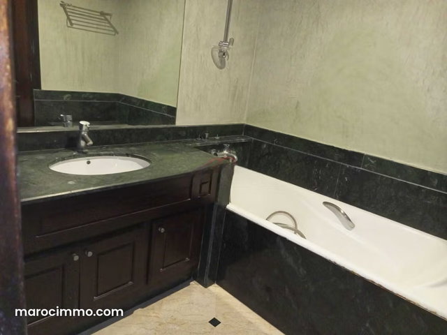 Sale Apartment in Ain Diab — 5