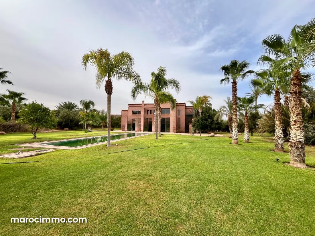Villa 450 m² avec piscine et jardin arboré, Palmeraie, Marrakech — Marrakech