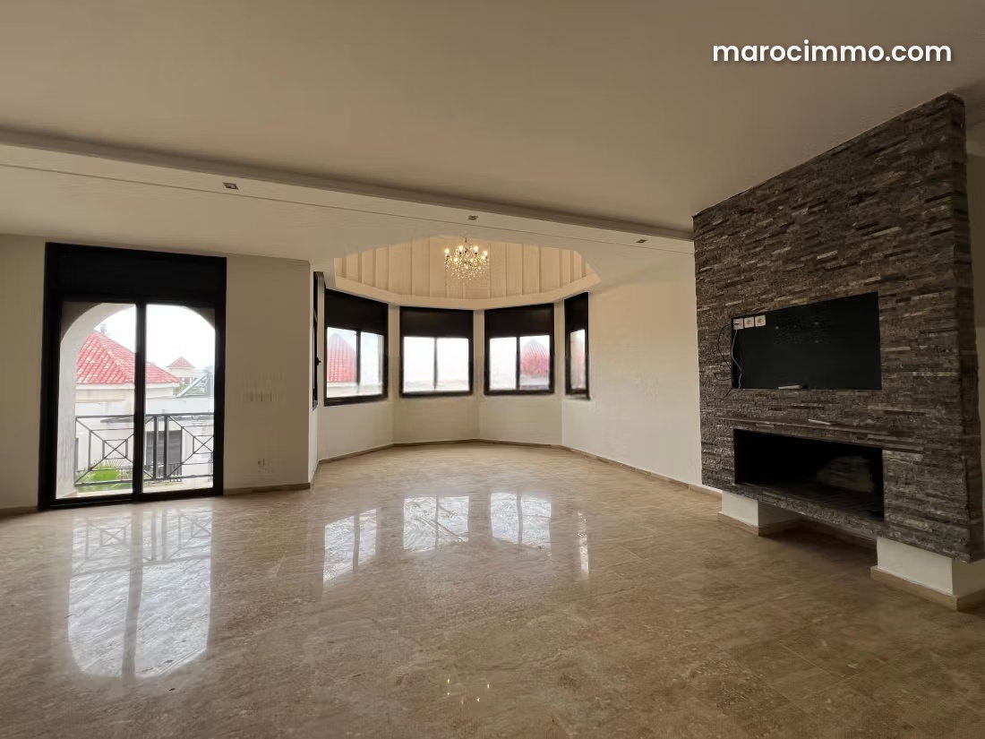 Spacious Apartment with Swimming Pool for Rent in Aïn Diab, Casablanca — Casablanca