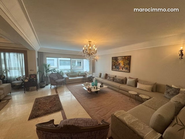 Spacious apartment for sale in the Golden Triangle — 2