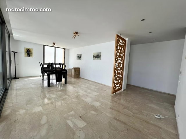 Apartment for rent in Bab Al Bahr. 2 beautiful bedrooms. Elevator and terrace — 5