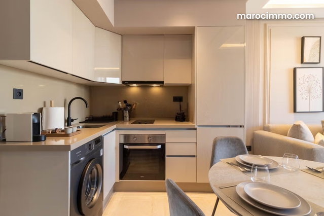 Superbe studio meublé au 5eme etage avec balcon — 3