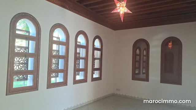 Villa à louer avec piscine – Souissi — 4