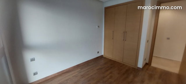 Appartement vide en location à Riyad. 4 pièces. Ascenseur — 4