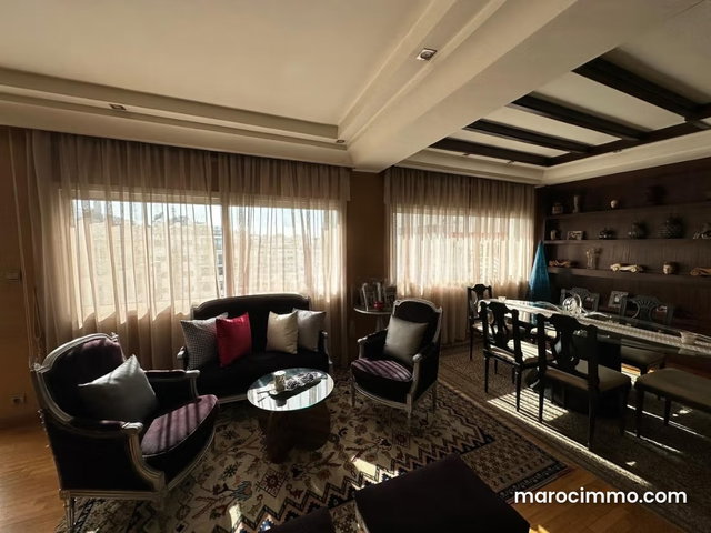 Luxury Renovated Apartment for Sale — 3