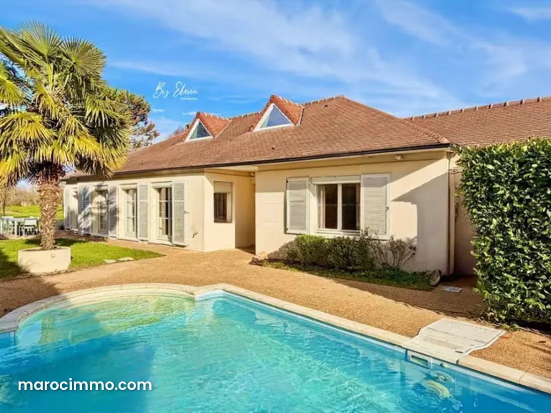 Villa 500 m² sur 2000 m² de terrain avec piscine à Souissi, Rabat — Rabat