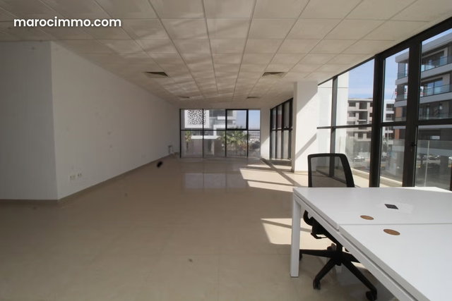 Bureau à louer à Agadir Bay, emplacement idéal — 3