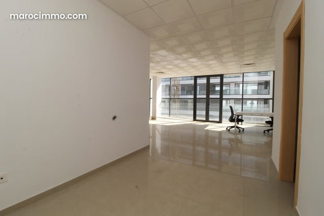 Bureau à louer à Agadir Bay, emplacement idéal — 4