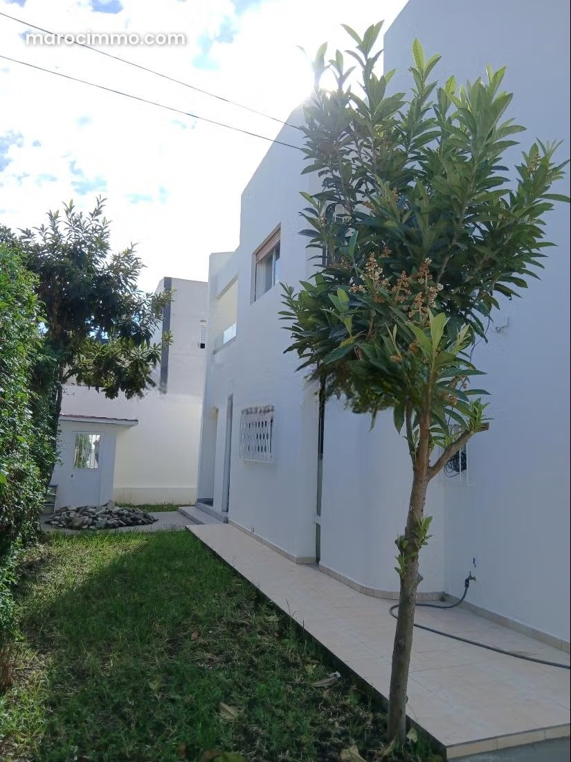 محل تجاري فسيح للبيع بحي البوغاز في طنجة — طنجة