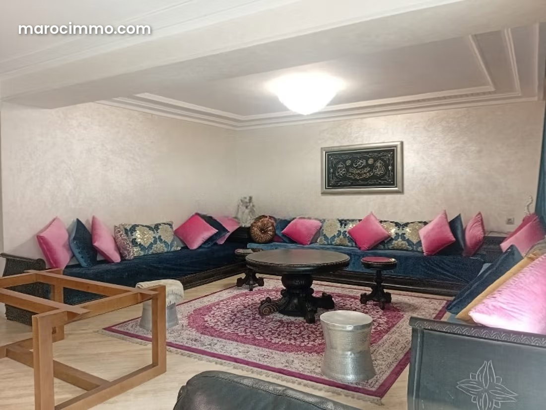 شقة مفروشة فسيحة للإيجار بحي بالمير في الدار البيضاء — الدار البيضاء