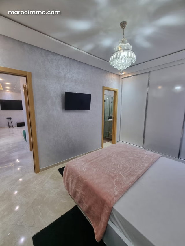 Bel appartement à vendre à Riad Salam. Surface totale 80 m². Salon Marocain et antenne parabolique — 4