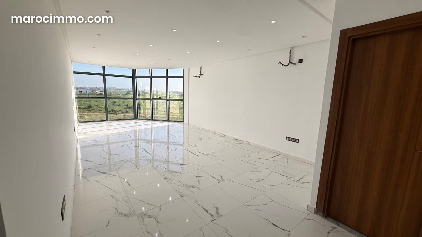 Office for Sale in Dar Bouazza with Terrace and Elevator — Dar Bouazza