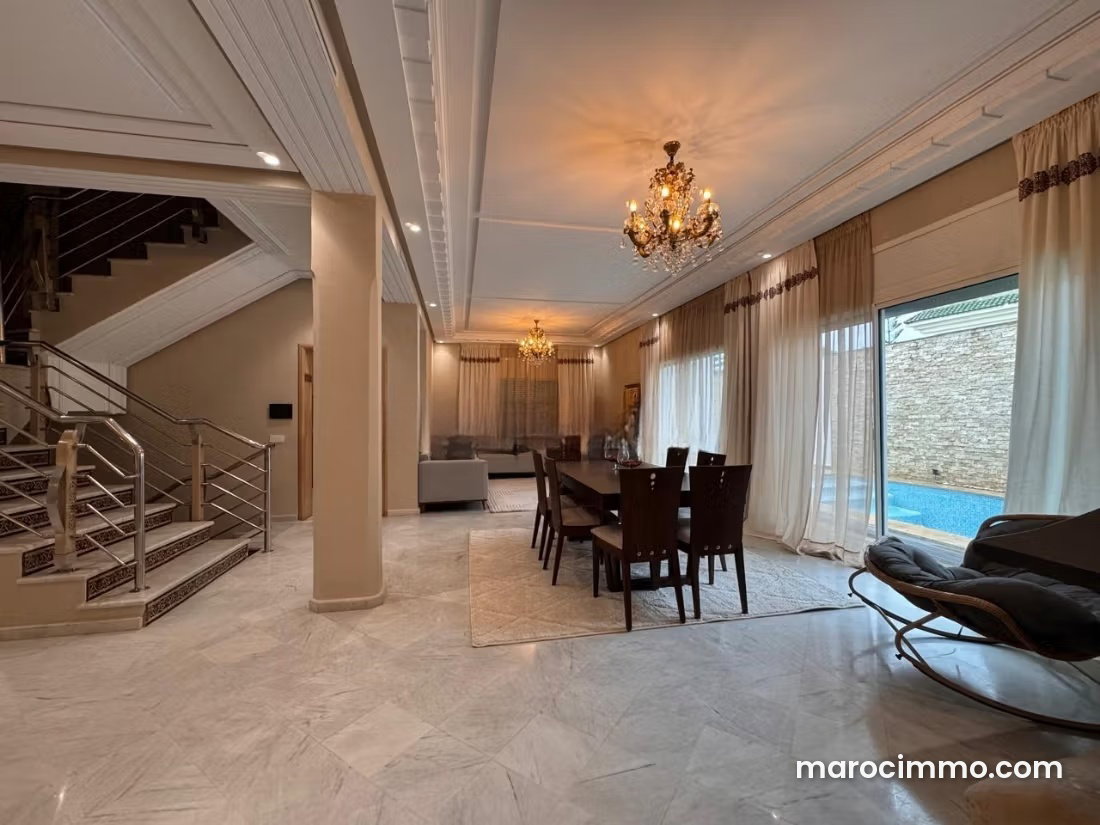 Furnished 650 sqm villa with garden and swimming pool, Riyad, Rabat — Rabat