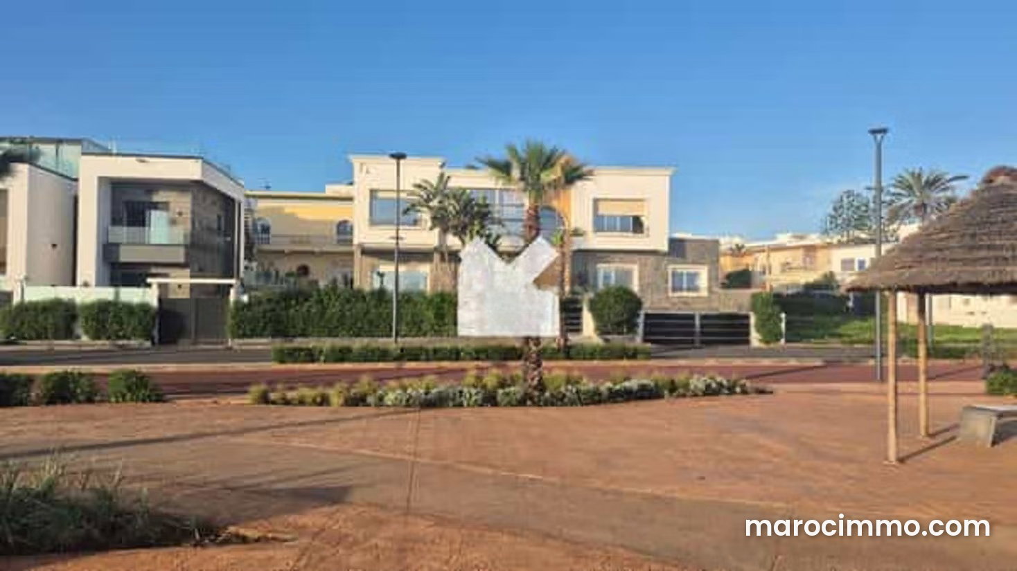 فيلا عصرية جديدة للبيع بدار بوعزة — دار بوعزة