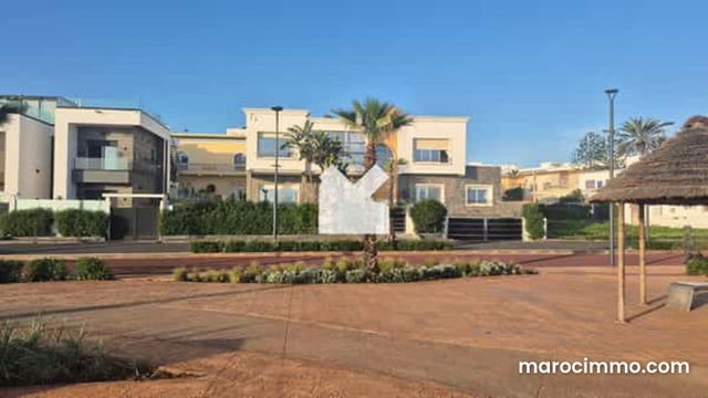 Villa à Vendre de 460.0 m² à Dar Bouazza, Tamaris1 — دار بوعزة