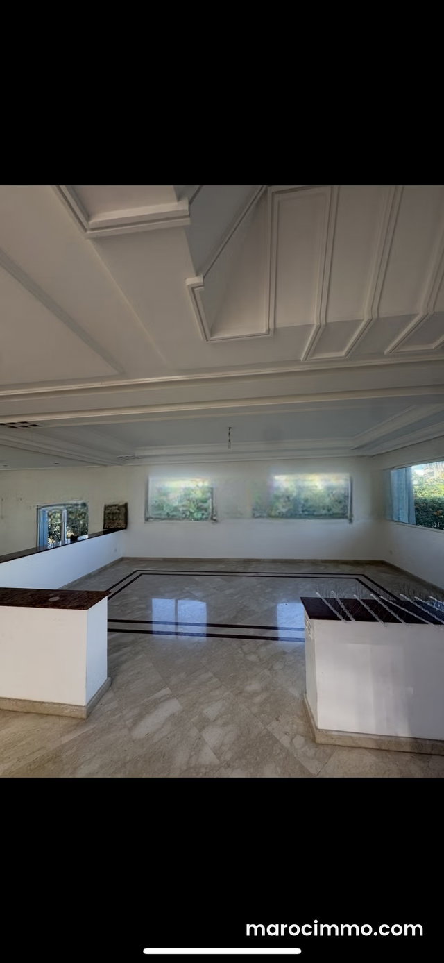 Villa for sale near the Belgian School – Excellent exposure — 5