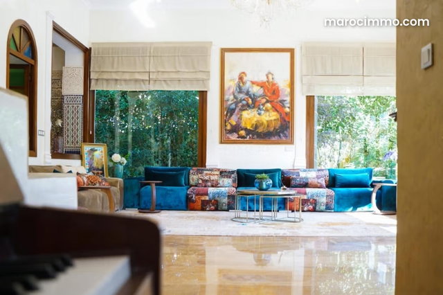 Maison de haut standing à vendre à Ain Diab. Superficie 750 m². Jardin et terrasse — 2