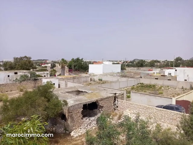Terrain titré 496 m² avec ruine – Ghazoua km 8 — 2