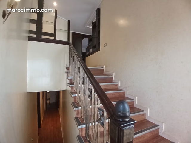 Un spacieux duplex à av mehdi benberka — Rabat