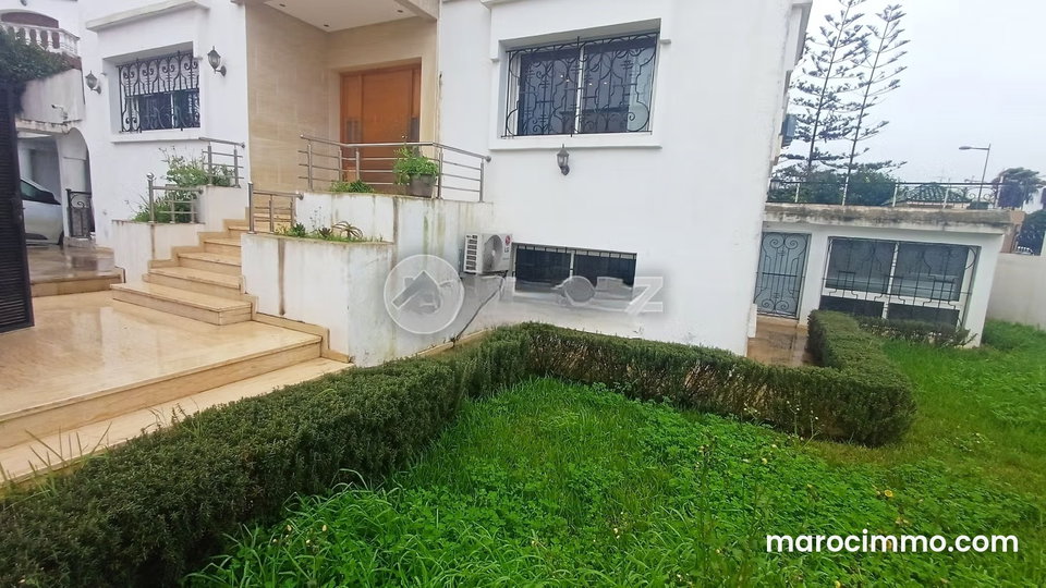 Villa à vendre 300 m², 4 chambres Hay Riad Rabat