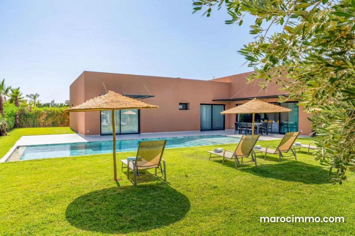300 m² Villa with Heated Pool, Route d'Ourika, Marrakech — Marrakesh