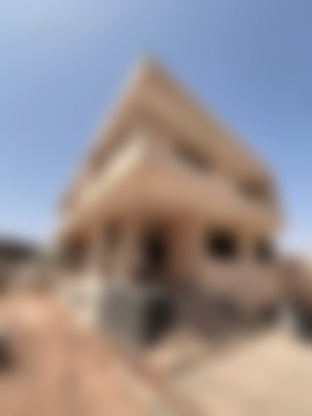 فيلا عصرية مع مسبح وحديقة للبيع بحي تارگا بمراكش — 2