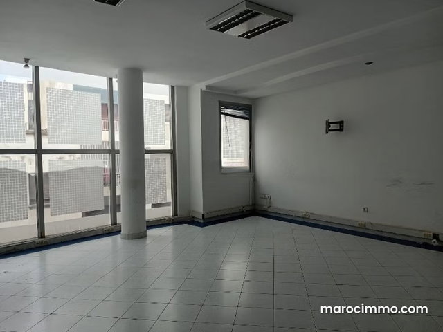 Plateau de Bureau à louer sur MAARIF — 2
