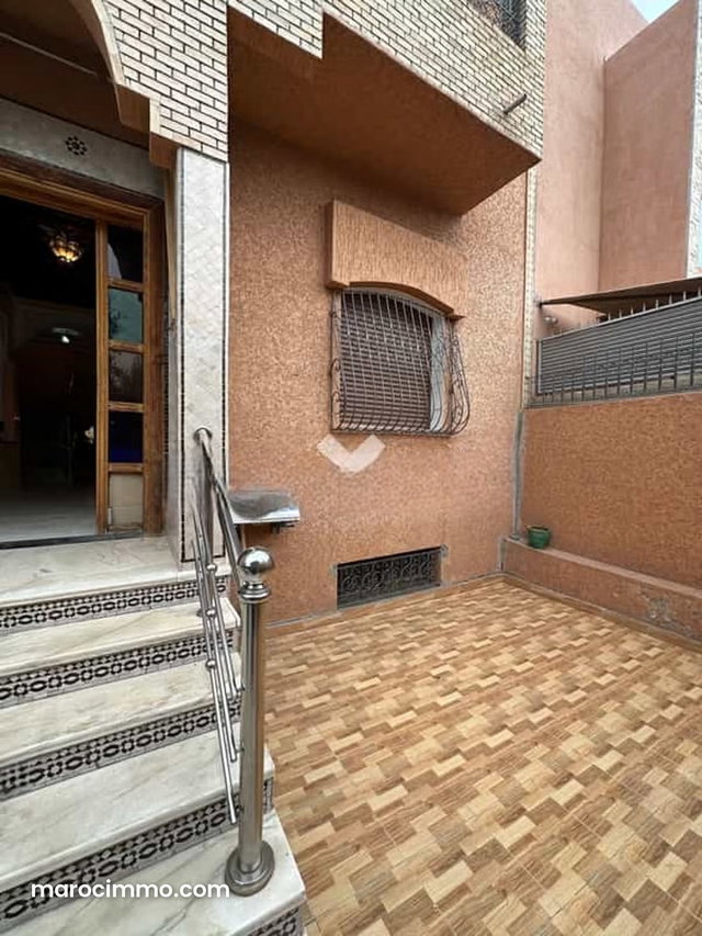 Villa à Vendre de 240.0 m² à Marrakech, Lotissement Les Palmiers — 3