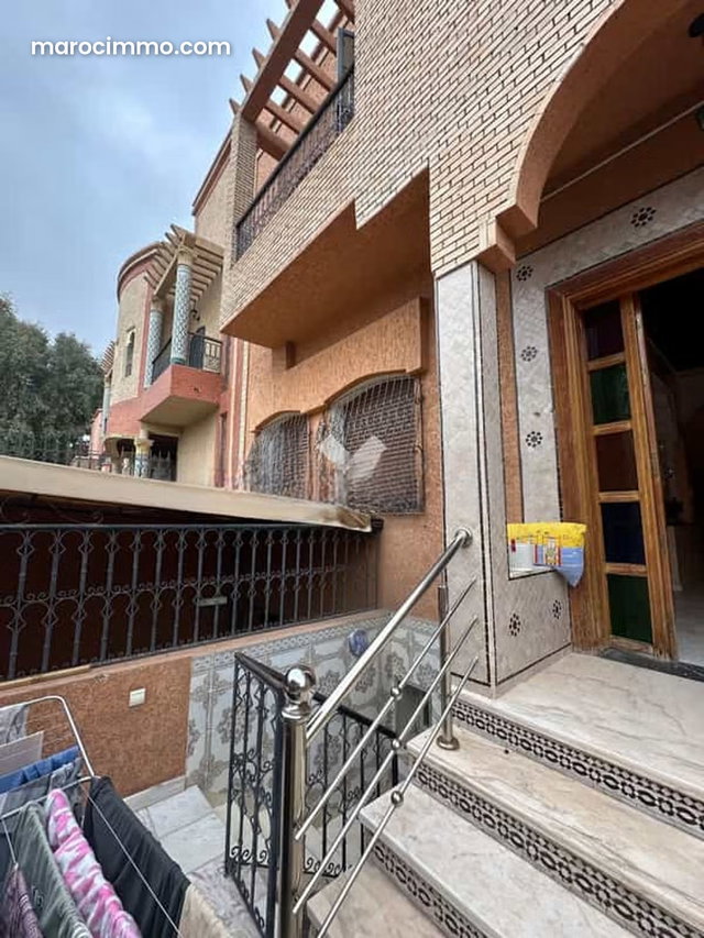 Villa à Vendre de 240.0 m² à Marrakech, Lotissement Les Palmiers — 4