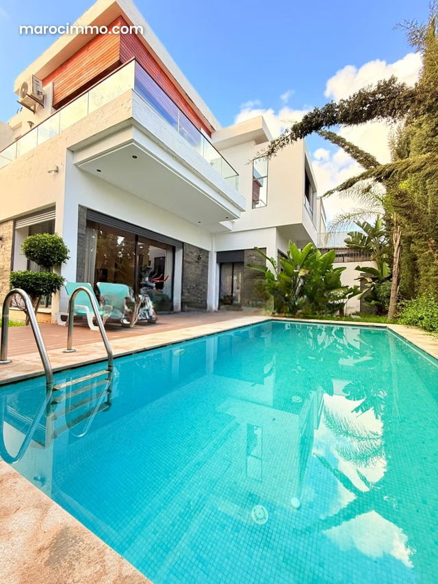Superbe Villa isolée dans la ville verte — Bouskoura