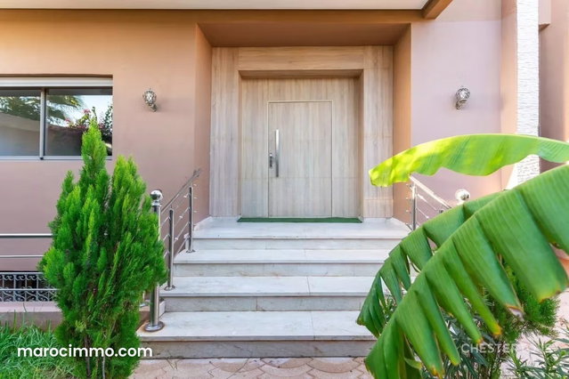 Beautiful Fully Furnished Villa for Sale — 4