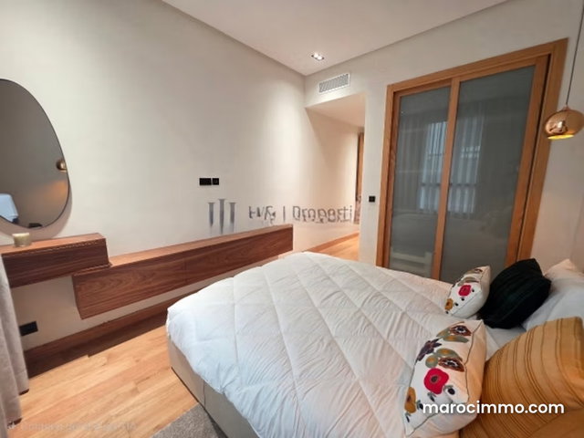T3 meublé de 132m² – 2 chambres ch. De personnel — 2