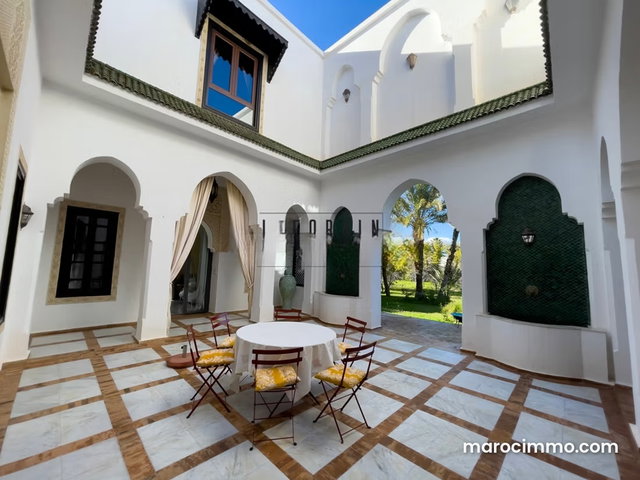 Villa Riad de Prestige à Louer — 3
