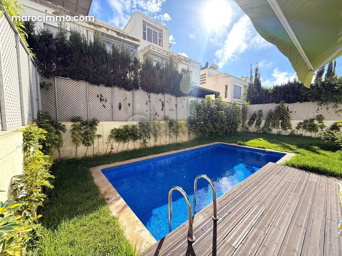 364 sqm Villa with Swimming Pool and Garden in Dar Bouazza — Dar Bouazza