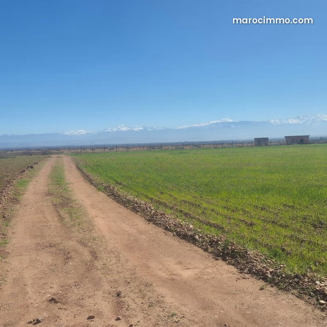 Terrain à la vente à Route Casablanca. Surface de 4500 m² — 4